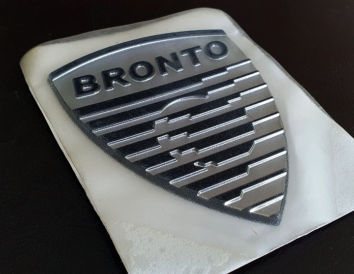 Emblém BRONTO veľký
